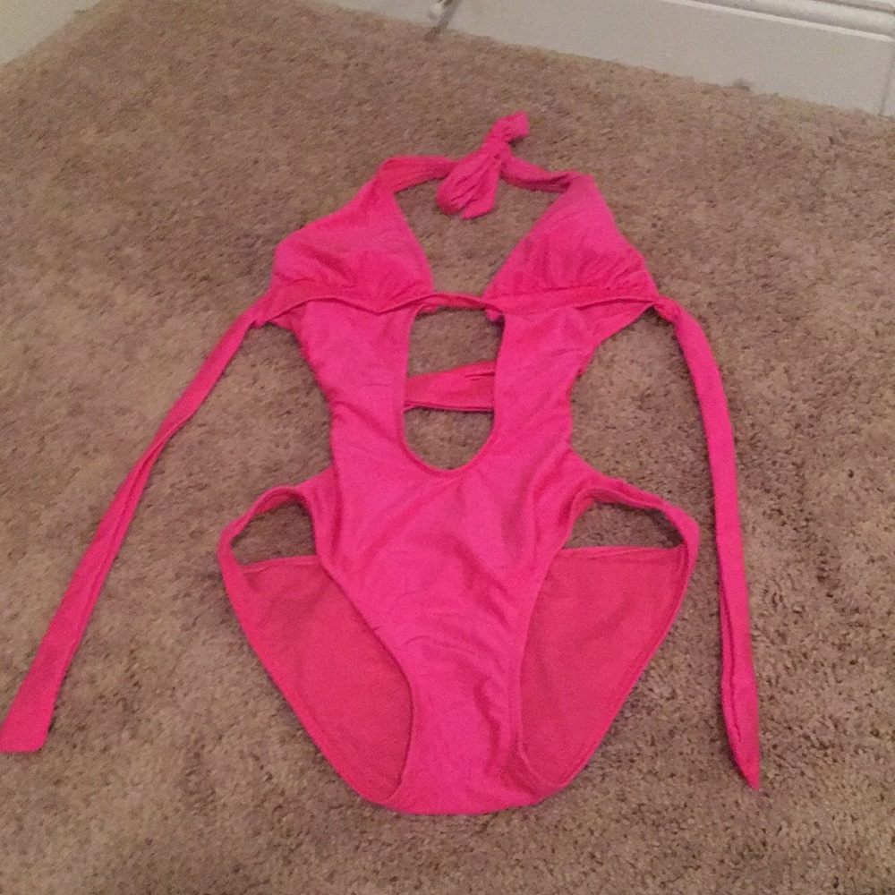 One piece swim suit